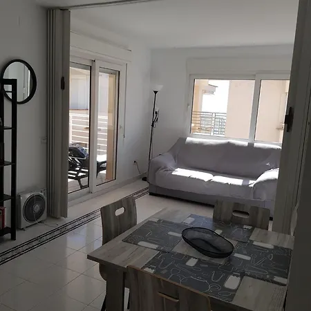 Vinaroz With Swimming Pools For 4 People *